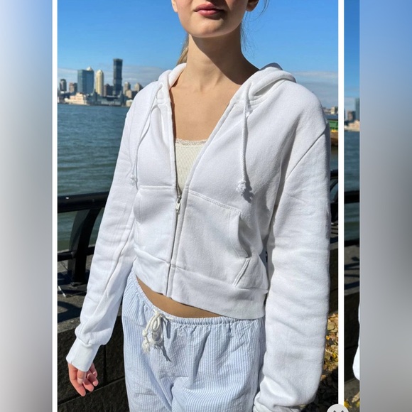 Brandy Melville  flattering cropped white hoodie - Picture 5 of 5